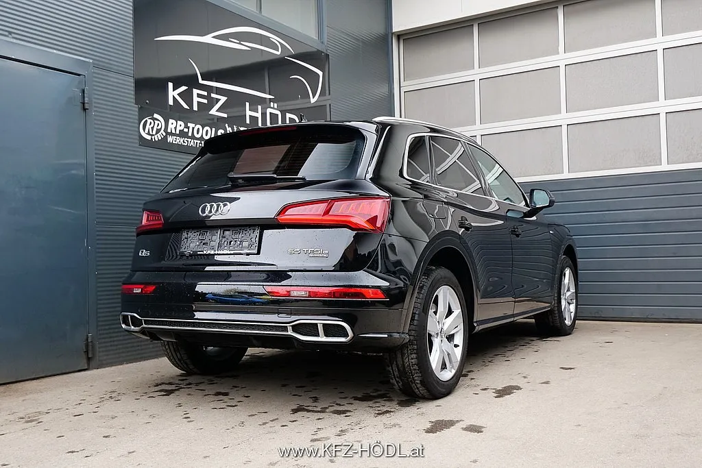 Audi Q5 50 TFSI e PHEV quattro Sport*S-line* Image 2