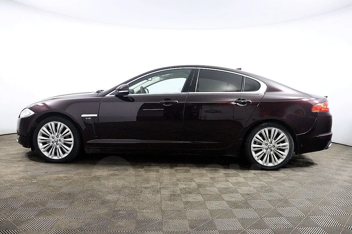 Jaguar XF Image 8