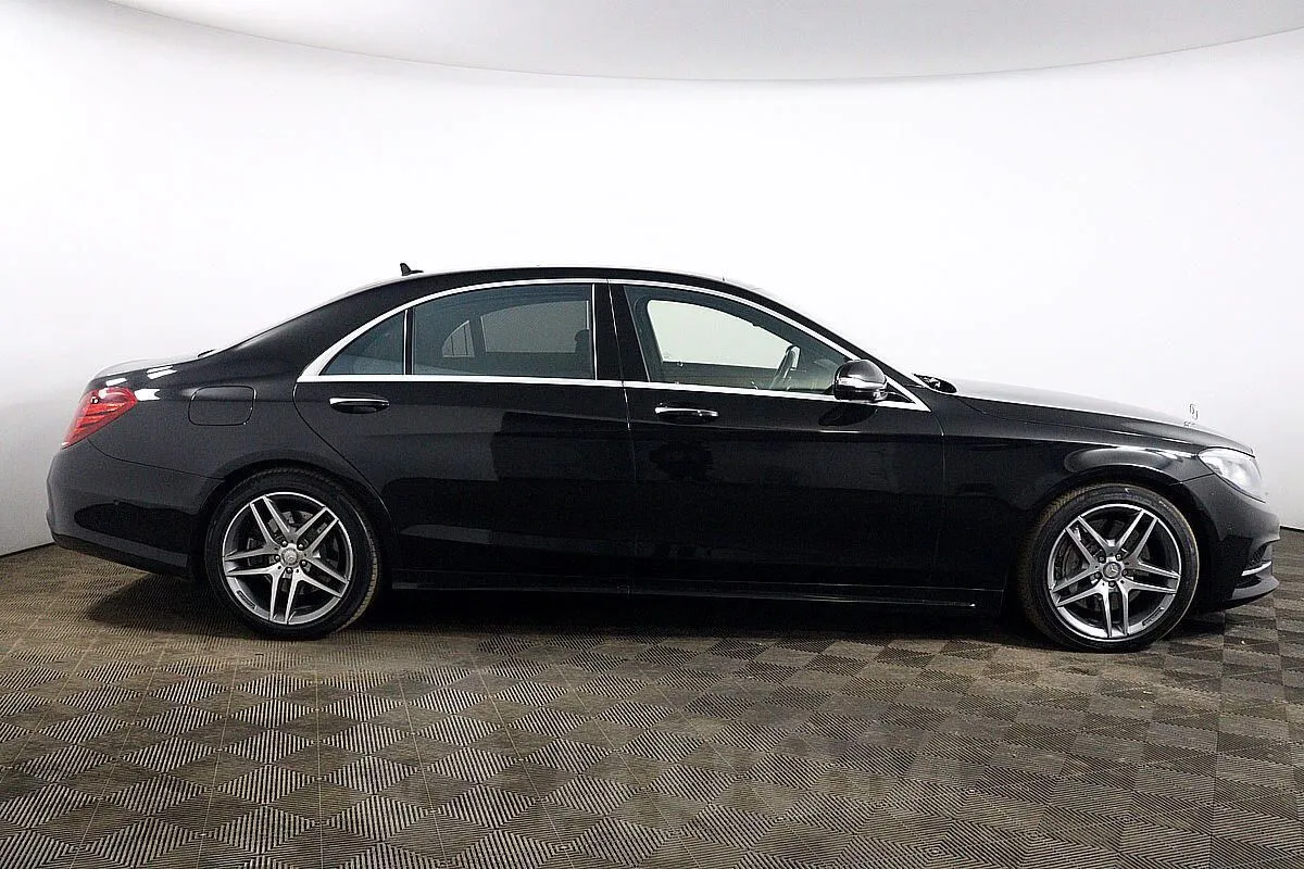 Mercedes-Benz S-Class Image 4